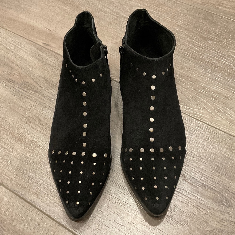 FREE PEOPLE Aquarian Black Suede Studded Pointed Toe Ankle Bootie EU 37 Size 7 - Picture 2 of 11